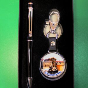 Подарочный набор ручка и брелок Ессентуки. Сувенирная продукция с логотипом Ессентуки